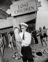 Weegee-Coney-Island-1941-3.jpg